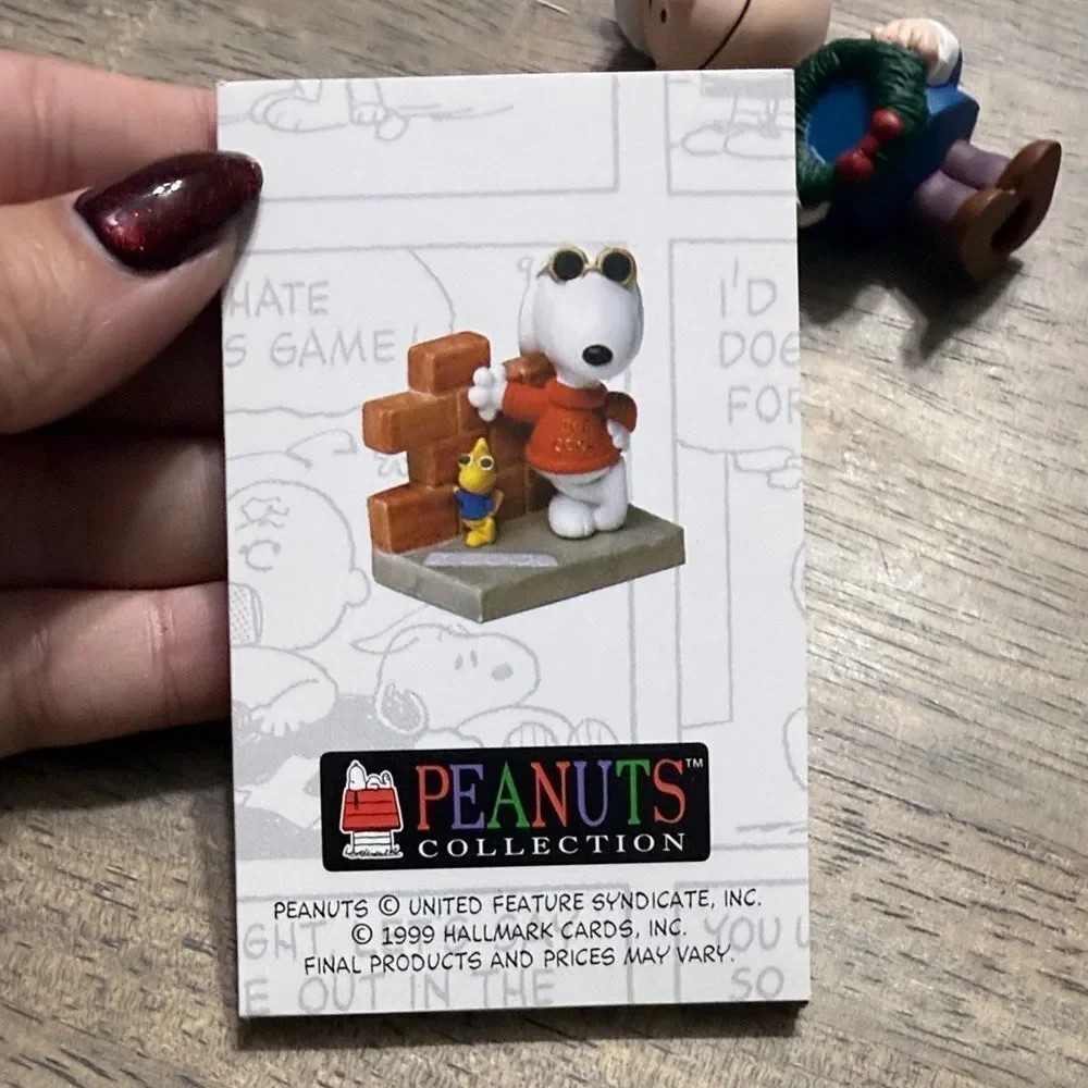 Hallmark Keepsake Charlie Brown Ornament – A Snoopy Christmas (2nd in Series)